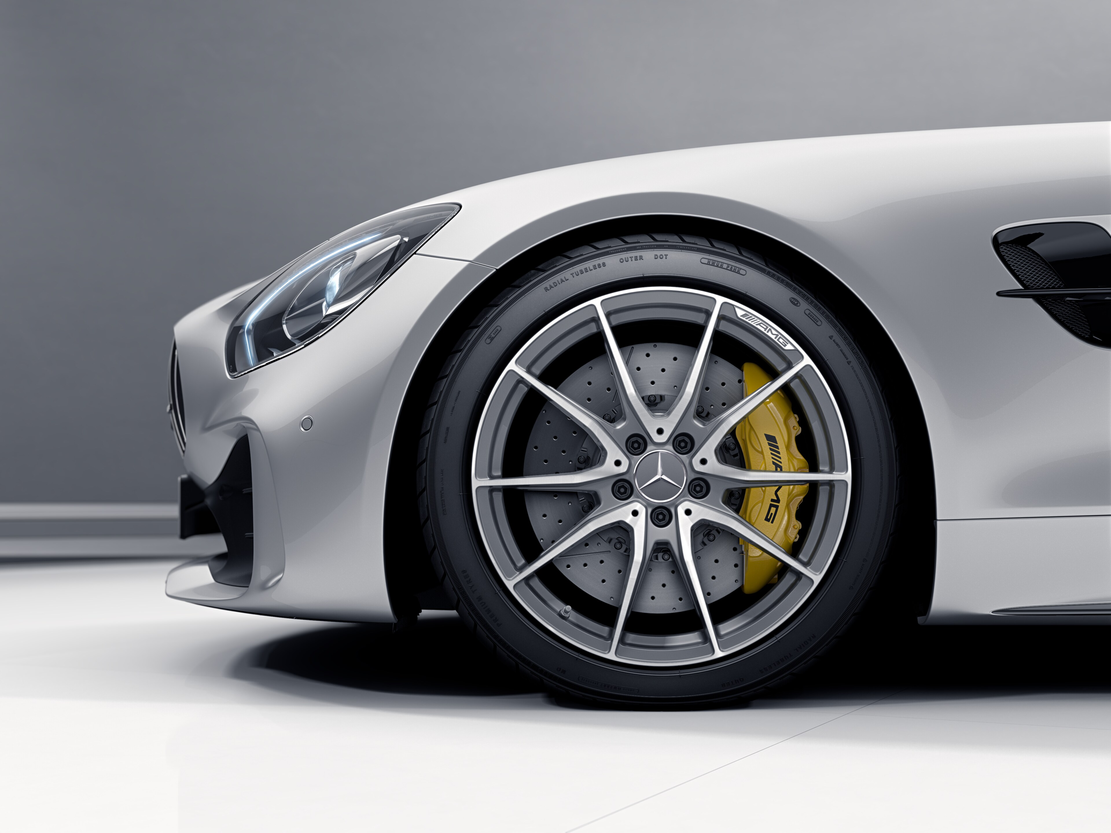 Gesmede AMG-velg in 10-spaaks design, 48,3 cm (19 inch) - 10 J x 19 ET 56, titaniumgrijs, glanzend gepolijst
