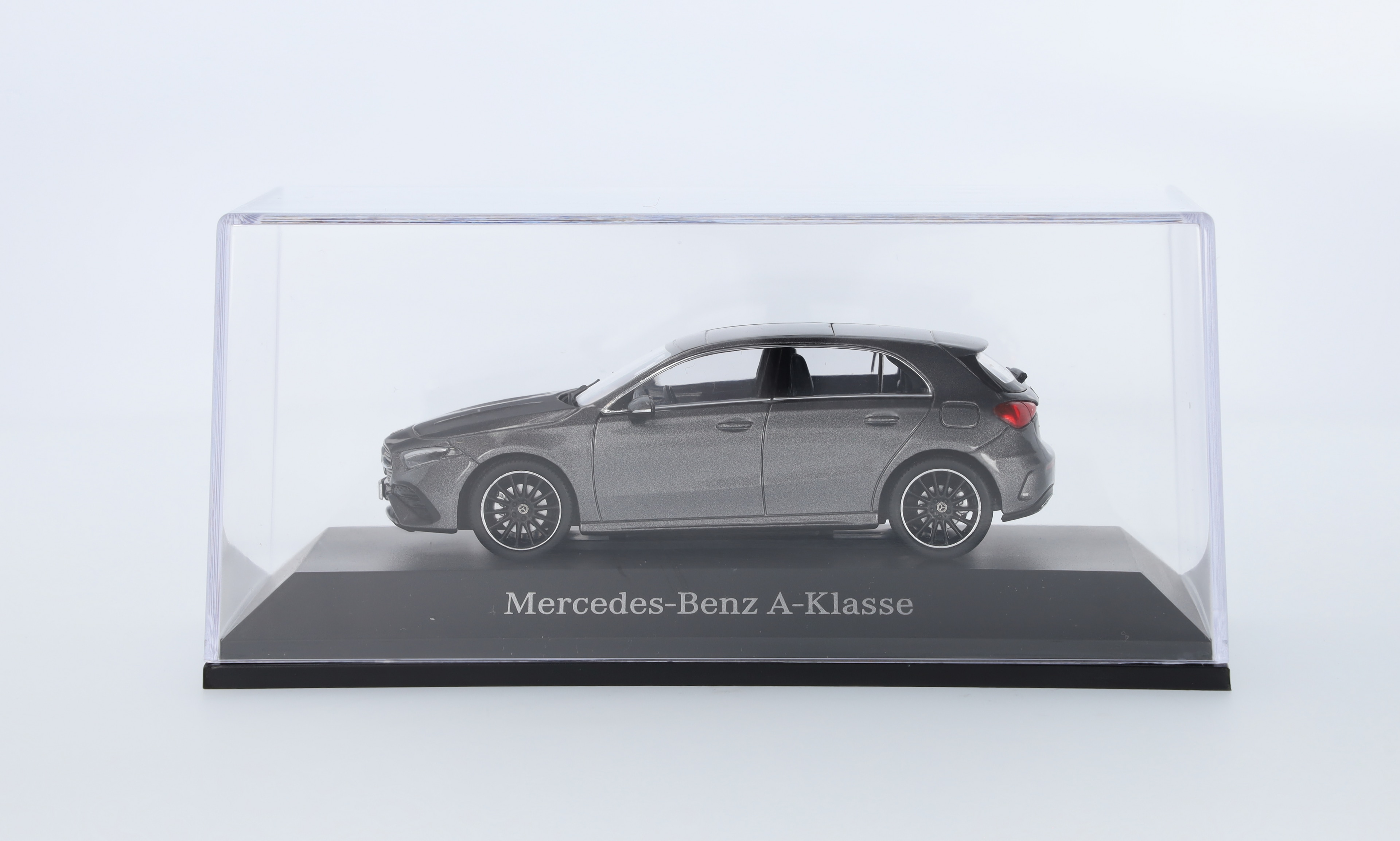 A-Klasse, Compacte limousine, AMG Line, W177 - berggrijs, Minimax, 1:43