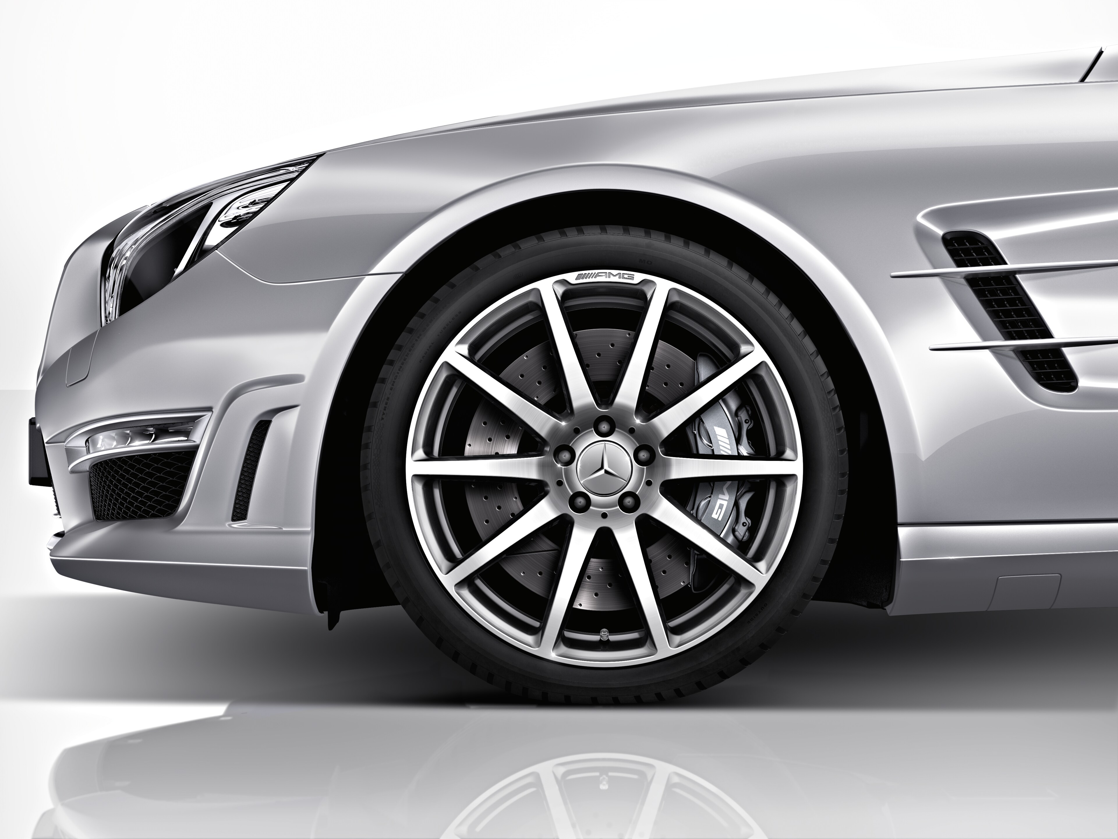 Gesmede AMG-velg in 10-spaaks design, 48,3 cm (19 inch) - 9 J x 19 ET 27, titaniumgrijs, Gepolijst