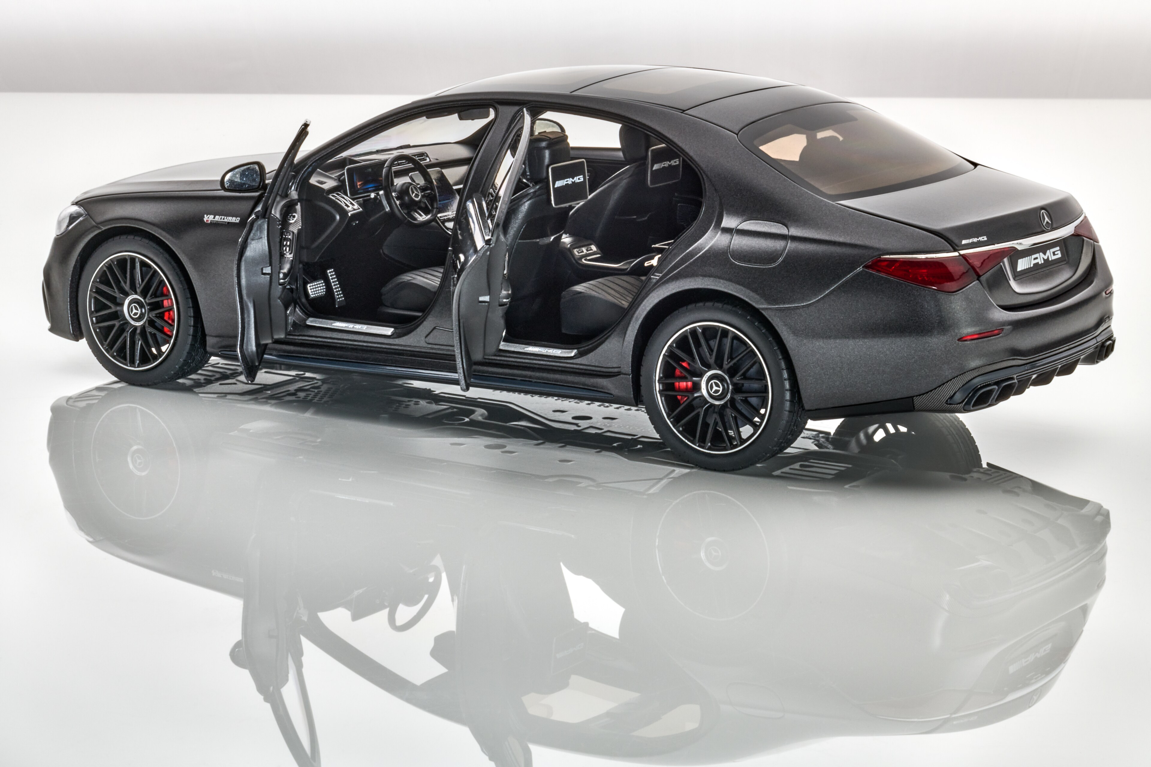 Mercedes-AMG S 63, E  PERFORMANCE, V223 - MANUFAKTUR grafietgrijs magno, NZG, 1:18