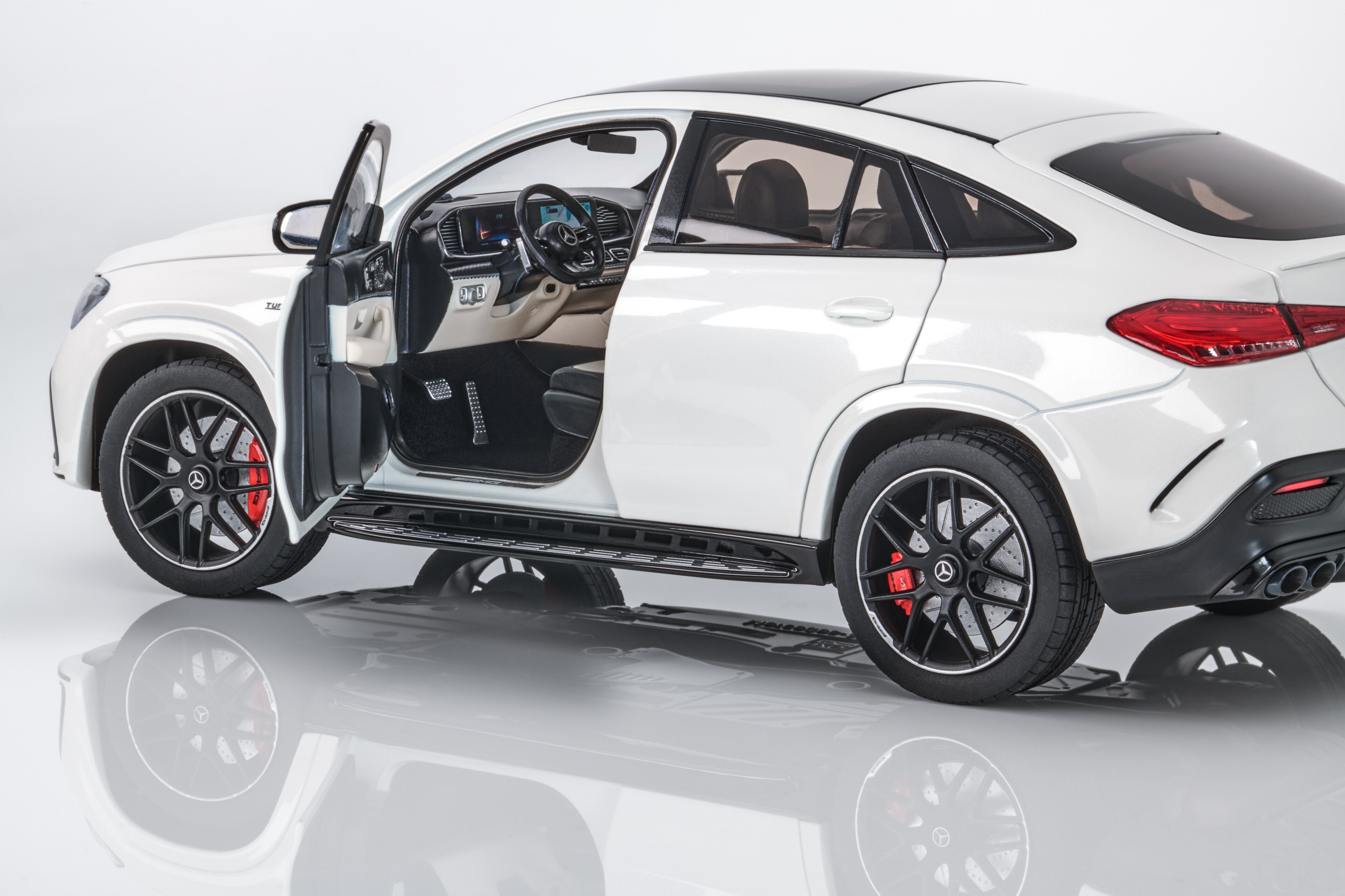 Mercedes-AMG GLE 53e, Coupé, C167 - MANUFAKTUR opalietwit magno, NZG, 1:18