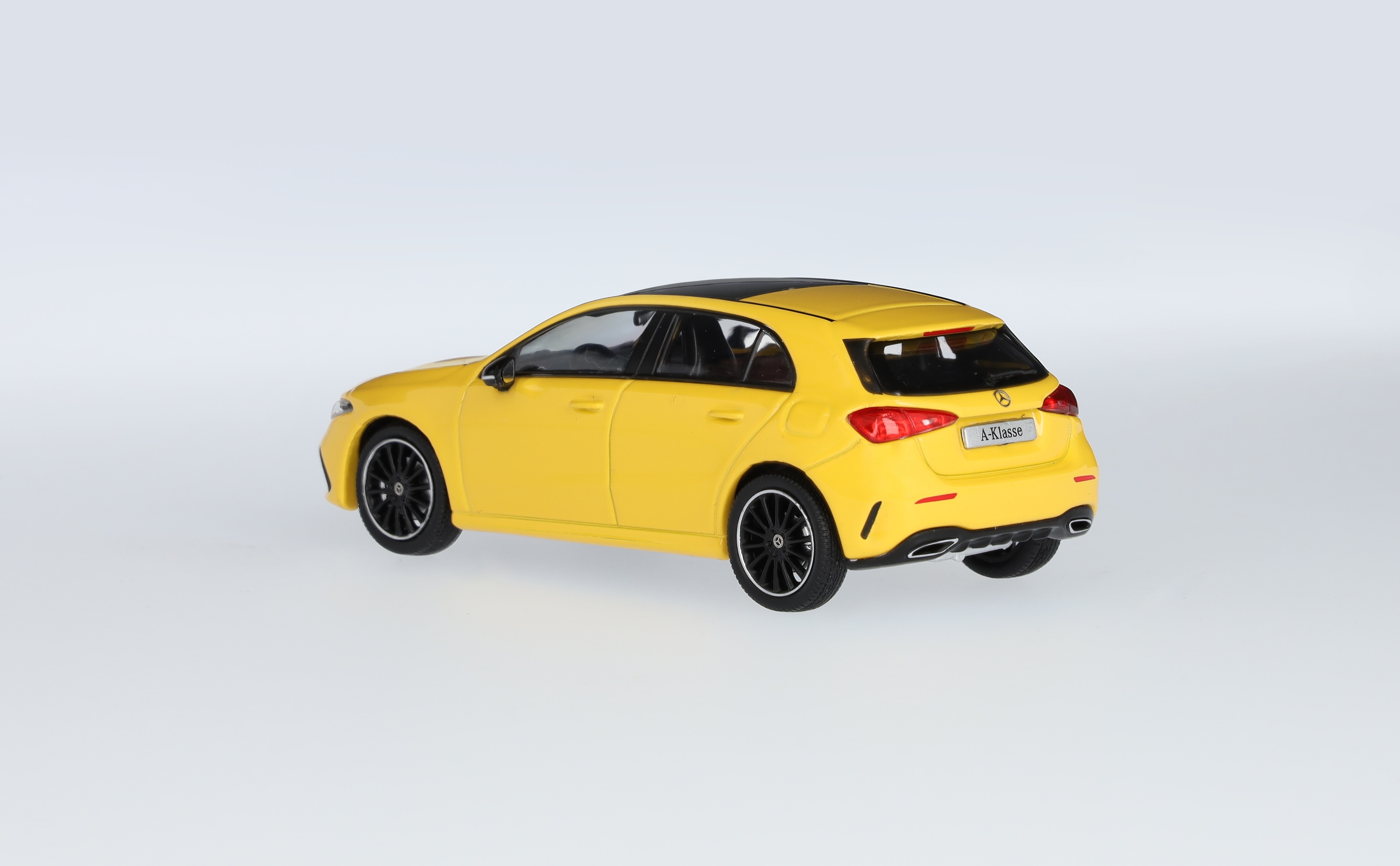 A-Klasse, Compacte limousine, AMG Line, W177 - zonnegeel, Minimax, 1:43
