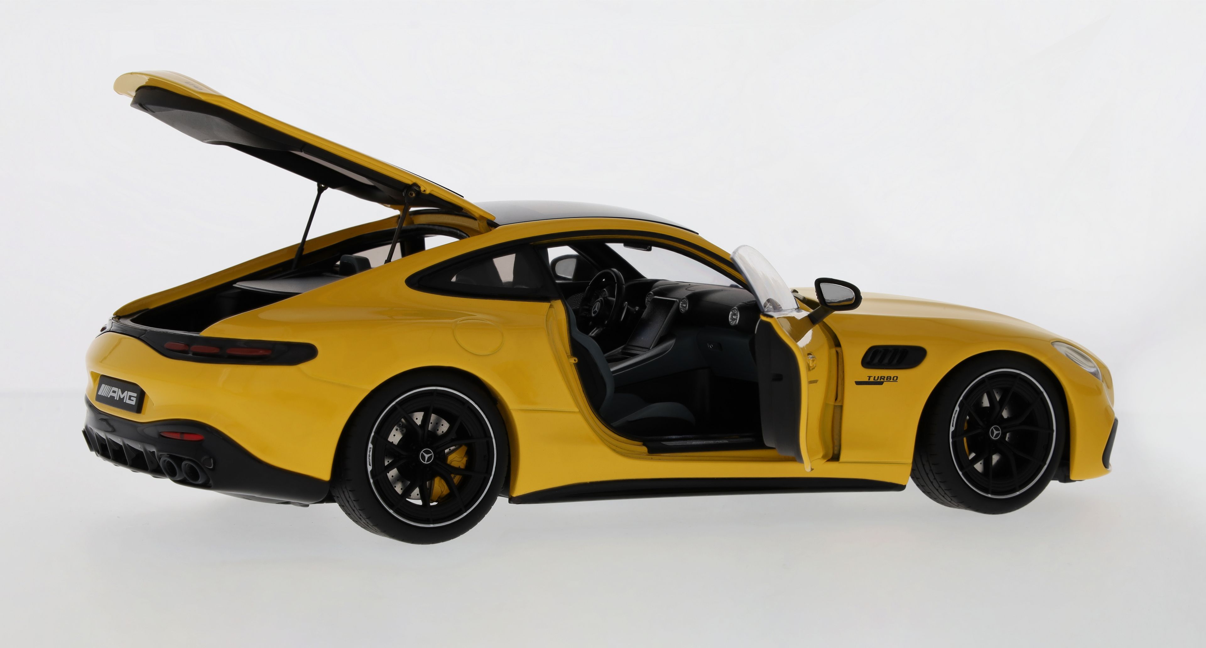 Mercedes-AMG GT 43 - zonnegeel, NZG, 1:18